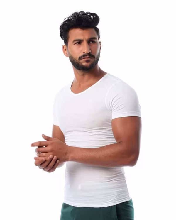 نص كم رقبه علي شكل سبعه قطن استريتش رجالي ابيض