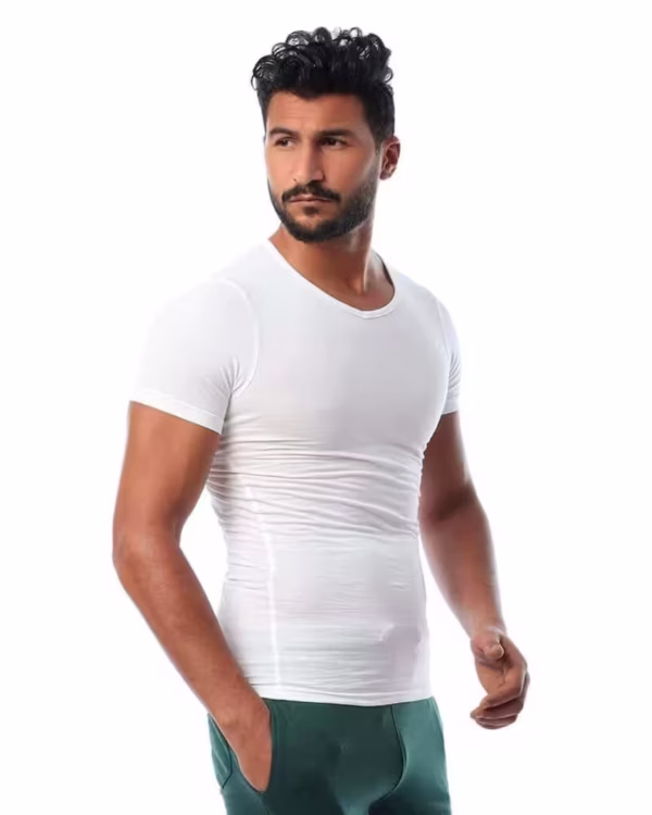 نص كم رقبه علي شكل سبعه قطن استريتش رجالي ابيض